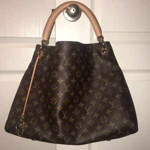 Authentic Louis Vuitton Monogram Artsy MM